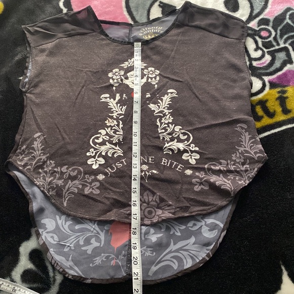 Disney couture Snow White top - Picture 4 of 10